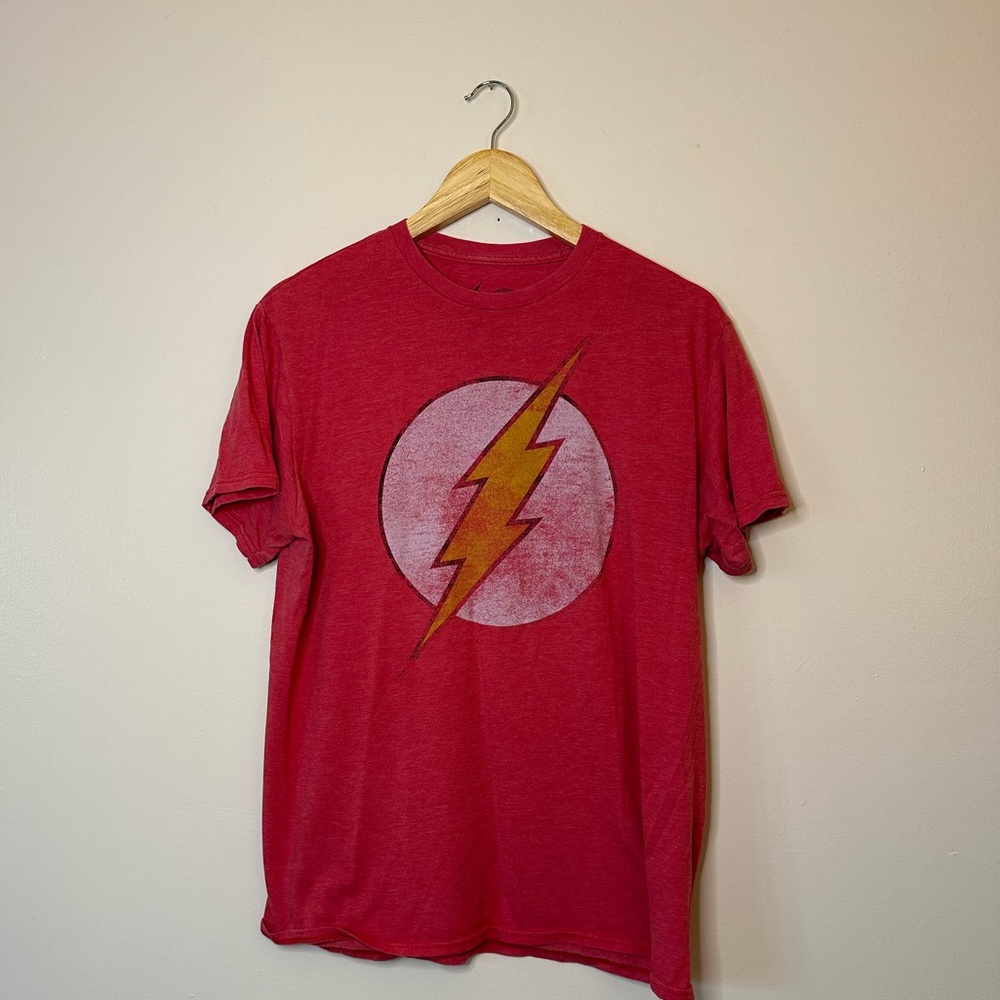 DC Comics The Flash Red Shirt Size Large